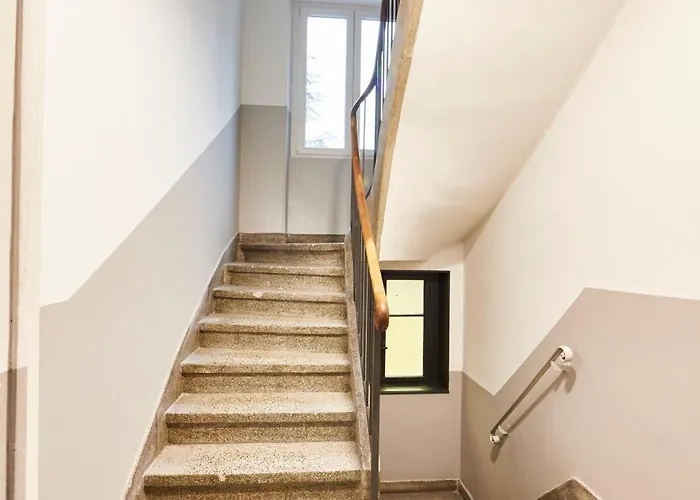 Be-1 - Joli 4 Pieces Equipe Pour 1-6 Pers 1er Etage Au Centre De *